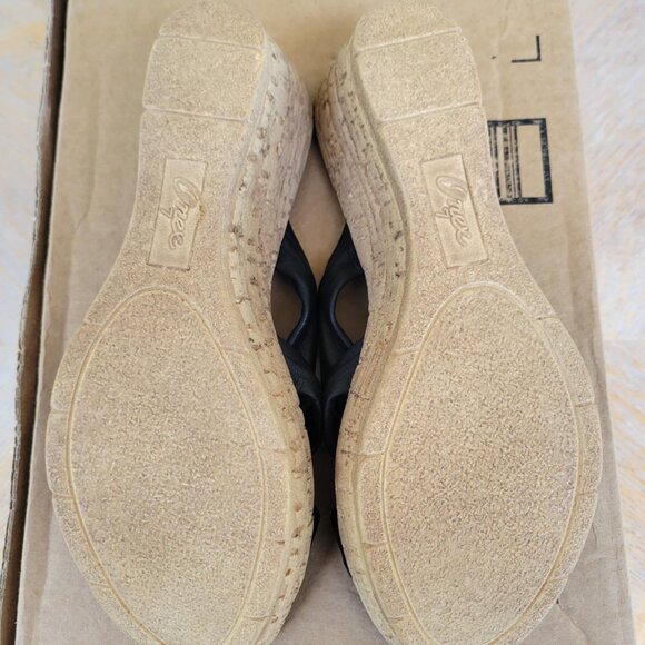 NWB ONYX WOMENS BLACK SAIL LEATHER SANDAL ITALY - Picture 3 of 5